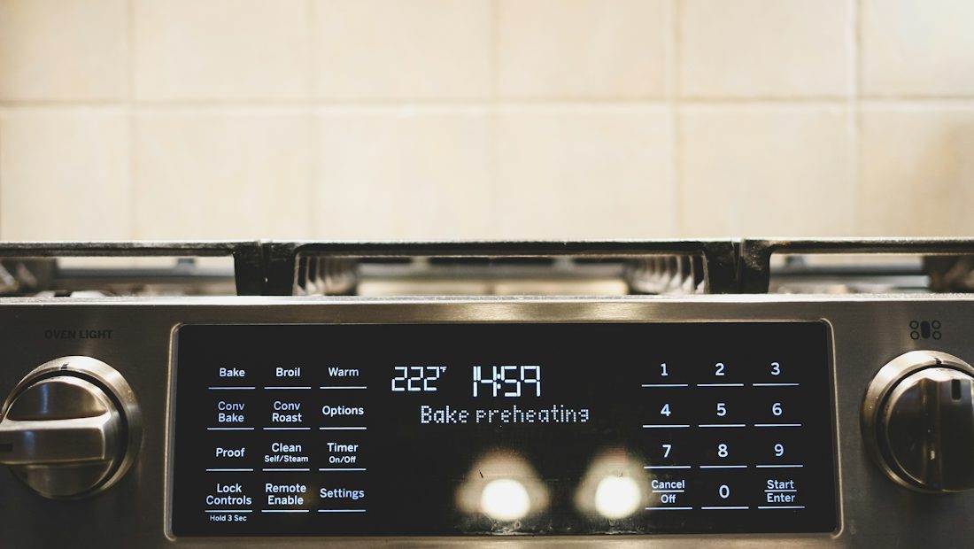Control panel of an electric oven
